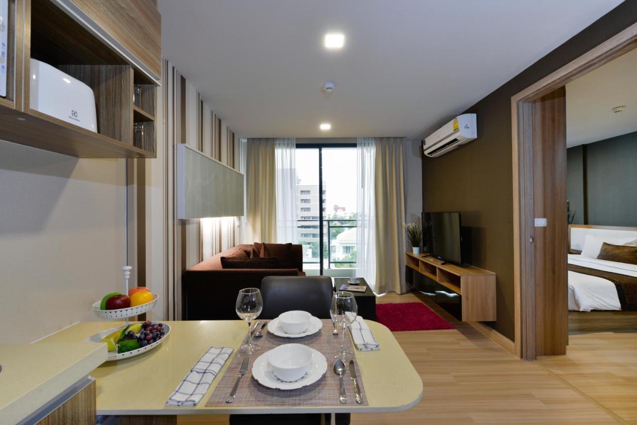 Ramada By Wyndham Bangkok Ten Ekamai Residences Exterior foto