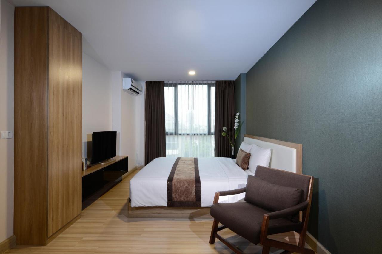 Ramada By Wyndham Bangkok Ten Ekamai Residences Exterior foto