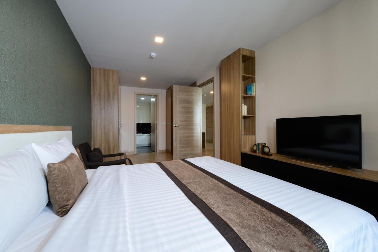 Ramada By Wyndham Bangkok Ten Ekamai Residences Exterior foto