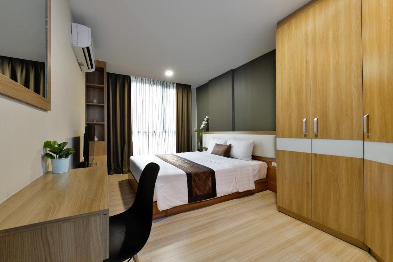Ramada By Wyndham Bangkok Ten Ekamai Residences Exterior foto