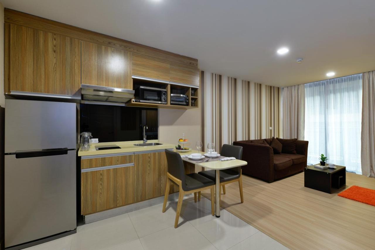 Ramada By Wyndham Bangkok Ten Ekamai Residences Exterior foto