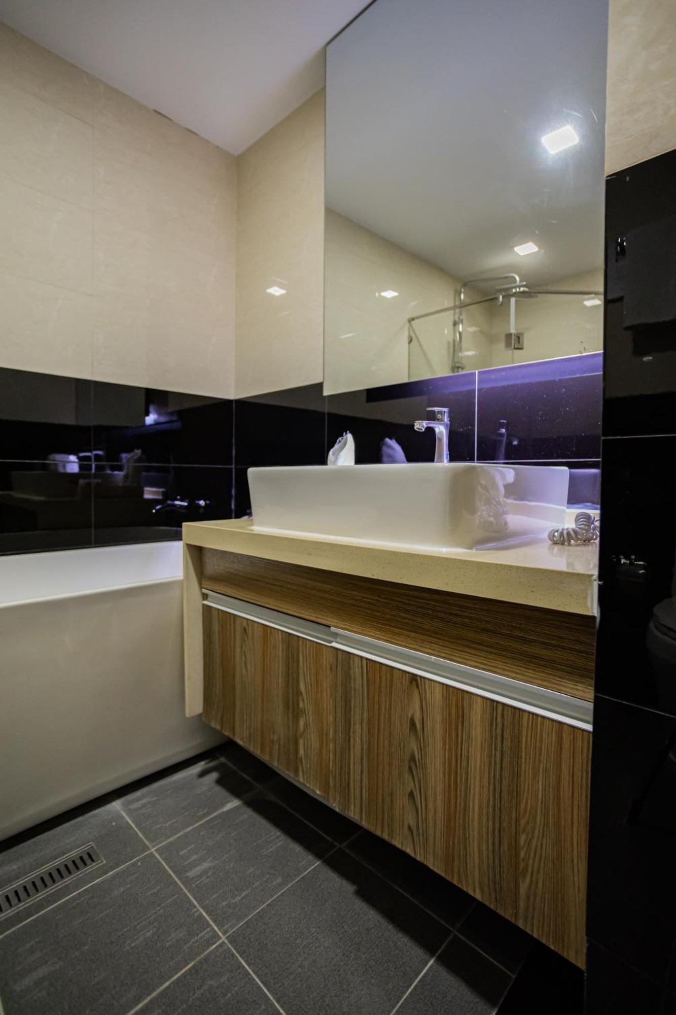 Ramada By Wyndham Bangkok Ten Ekamai Residences Exterior foto