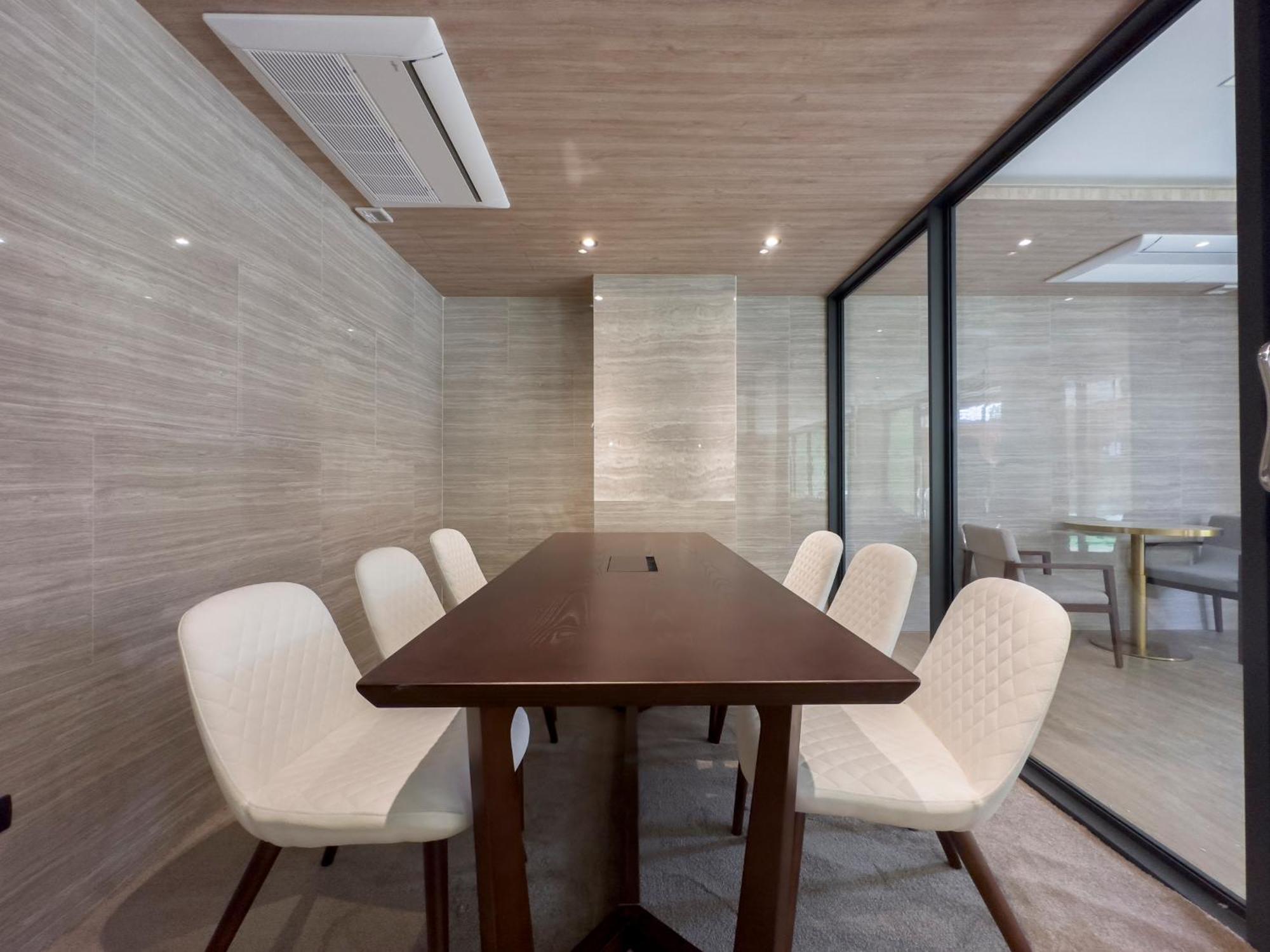 Ramada By Wyndham Bangkok Ten Ekamai Residences Exterior foto