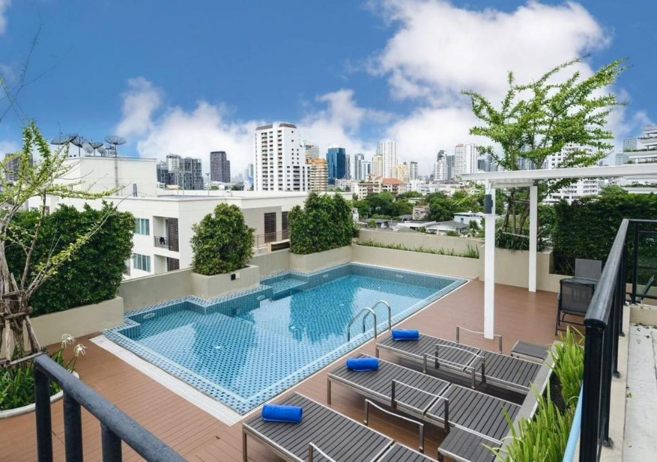 Ramada By Wyndham Bangkok Ten Ekamai Residences Exterior foto